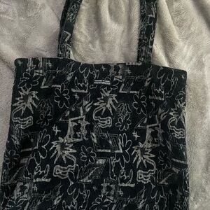 URBAN OUTFITTERS TOTE BAG
